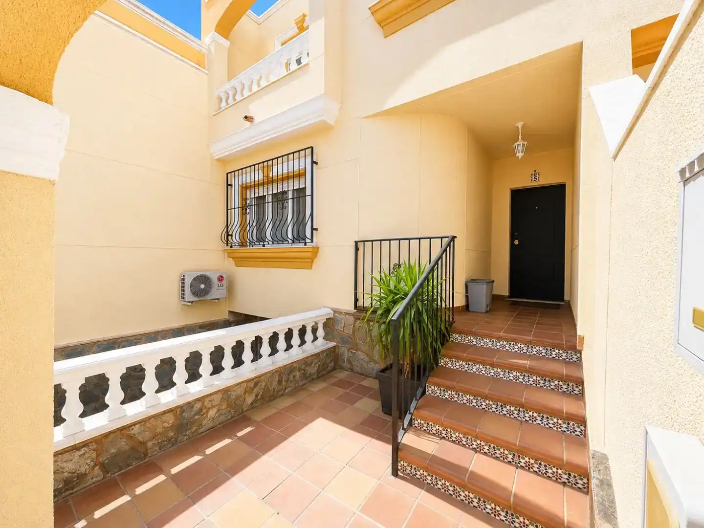 Casa adosada en  Calle Calvario 55 - Foto 3
