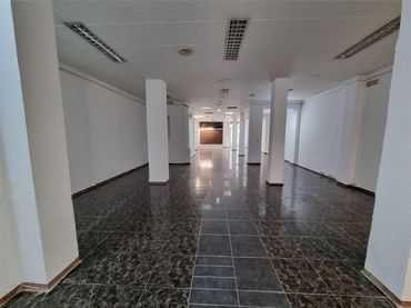 Local comercial en  Avinguda de Sant Josep de la Muntanya 11 - Foto 4