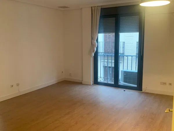 Piso en calle de la Puebla, 11