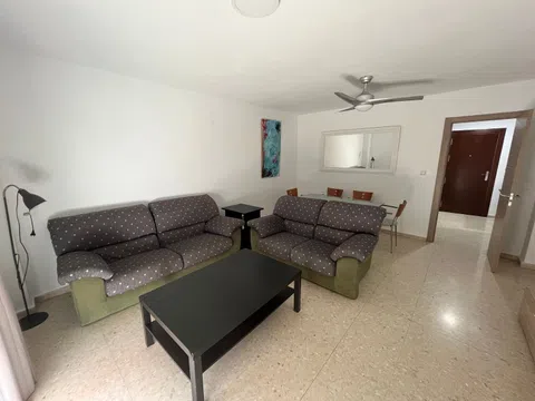 Piso en calle Aristófanes, 5