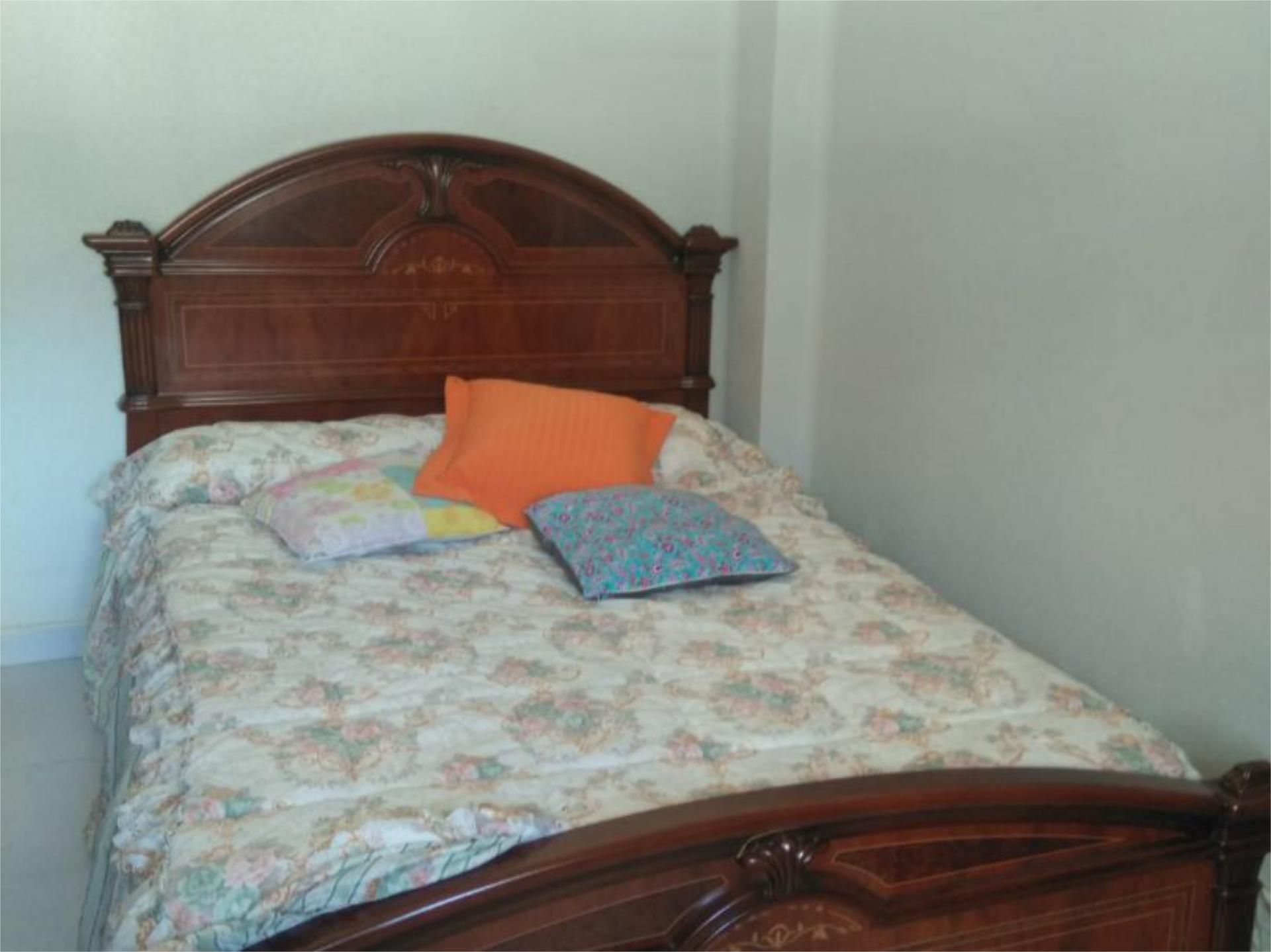 Piso en  Calle Tejares 1