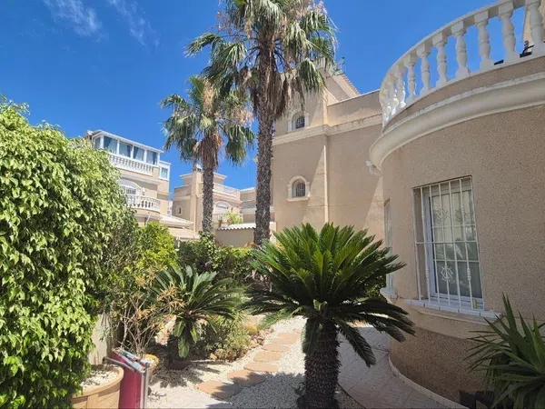 Casa o chalet independiente en Calle Panticosa, 4, Zona Lago - Los Almendros - Foto 3
