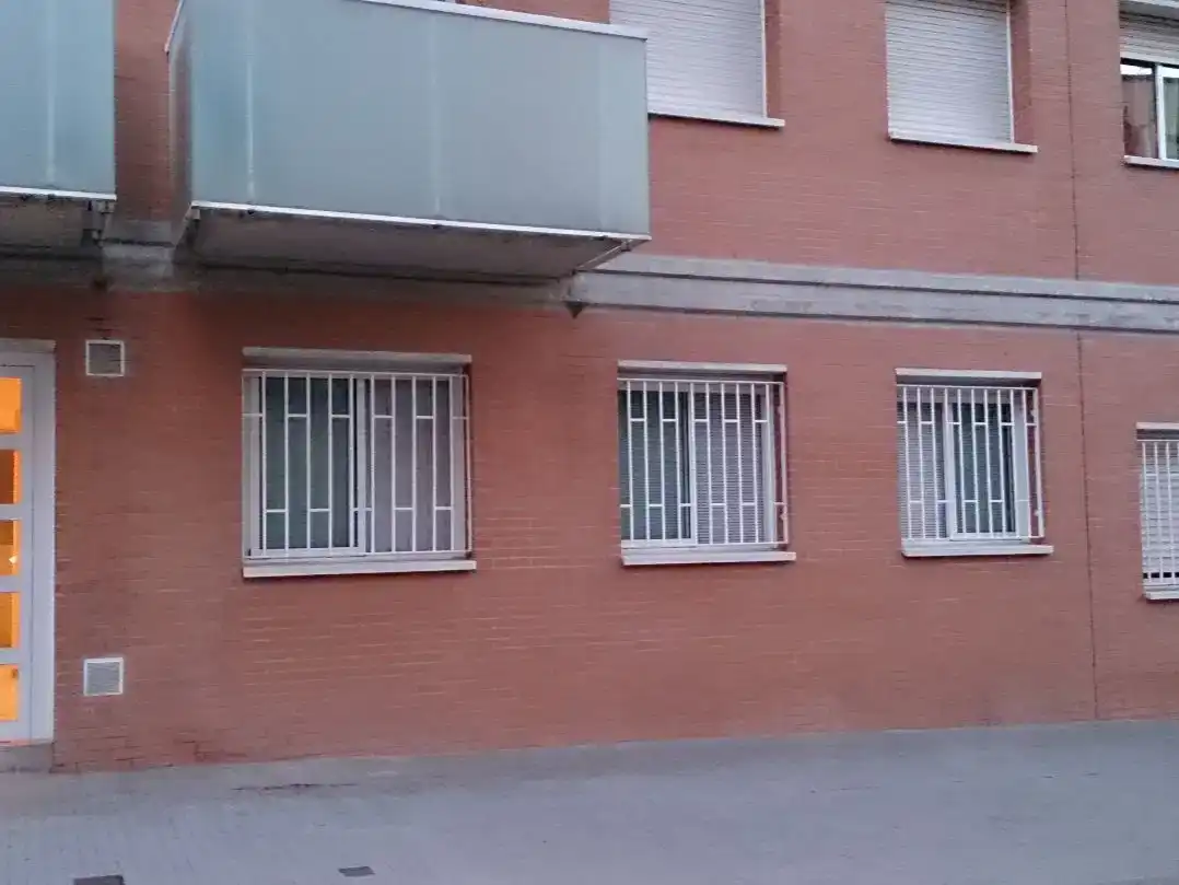 Piso en  Carrer de Guillem Catà 43 - Foto 2