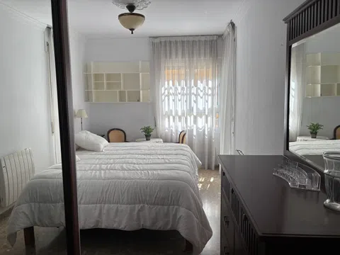 Piso en calle Armengual de la Mota, 27