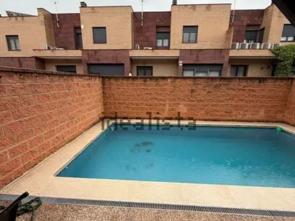 Chalet adosado en Calle Torralba de Calatrava, 66 - Foto 1