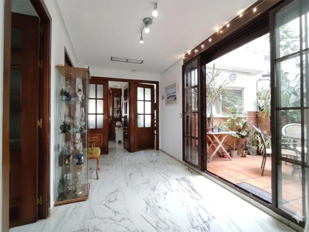 Casa adosada en  Calle Sagunto 41 - Foto 3