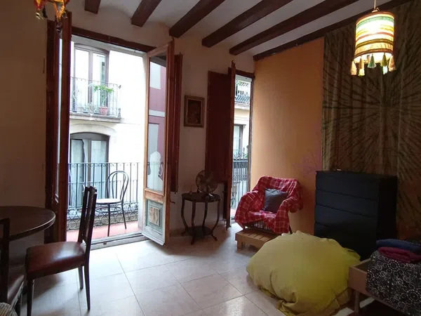 Piso en calle dels Escudellers, 20