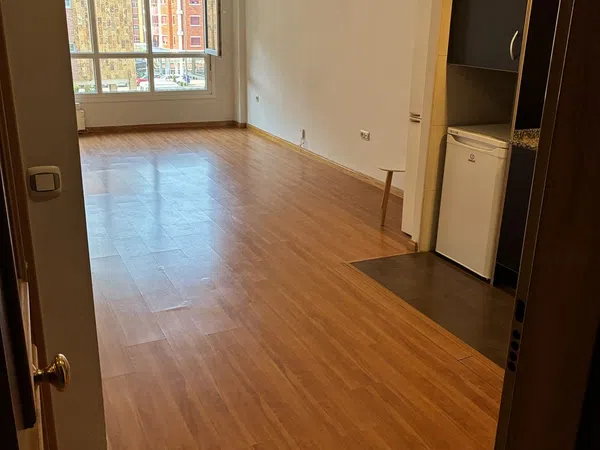 Estudio en Avenida Roma, 8, HUCA-La Cadellada - Foto 2