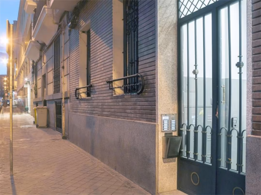 Piso en  Calle del Tutor 48 - Foto 2