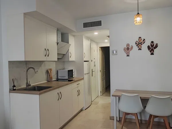 Piso en calle Torrealmádena, 3 - Foto 3