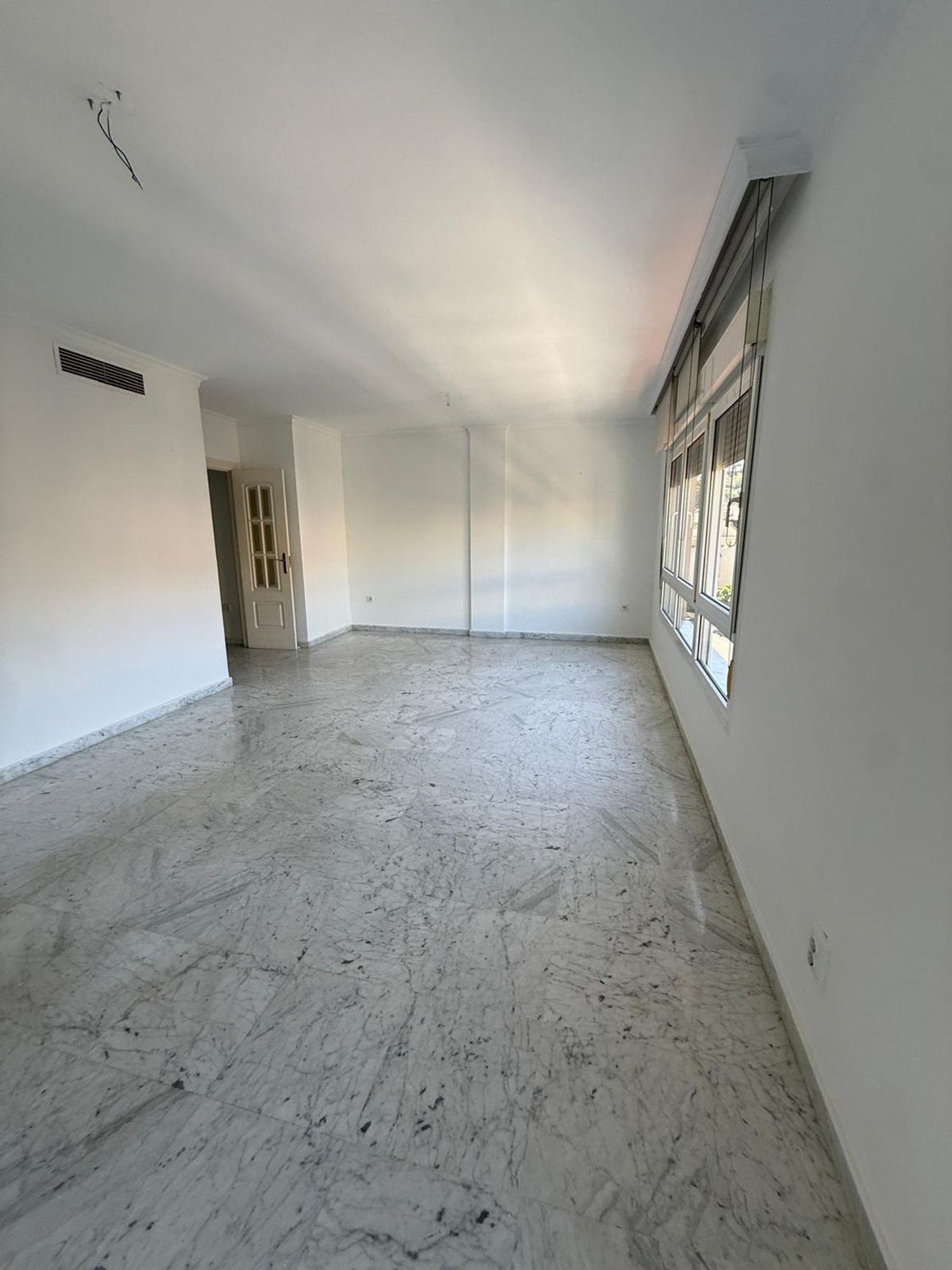 Piso en Paseo de Miramar - Foto 12