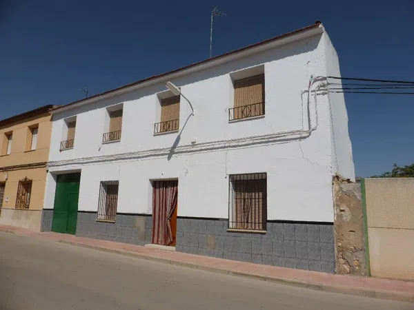 Chalet adosado en Calle Miguel de Cervantes, 35 - Foto 1