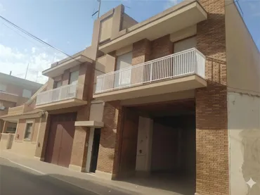 Casa adosada en  Calle Aureliano Díaz 68 - Foto 1