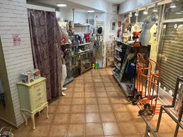 Local comercial en  Polígon Merinals 93 - Foto 3