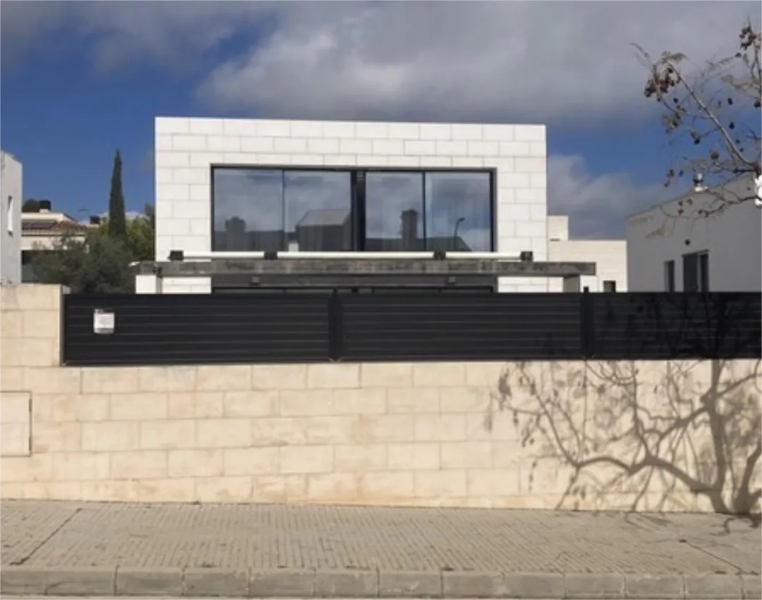 Chalet en  Carrer de la Camamilla 18 - Foto 2