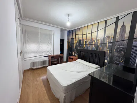 Piso en calle Jardines, 12