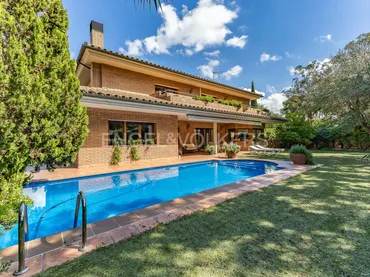 Chalet en Sant Cugat del Vallès - Foto 1