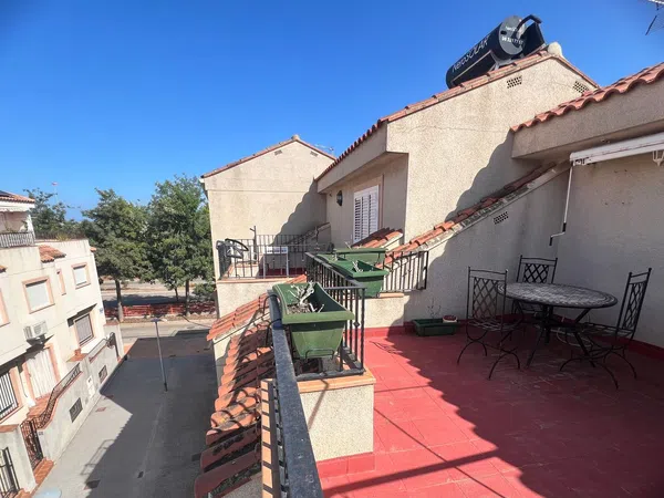 Chalet adosado en Calle Regne de Valencia, 8 - Foto 7