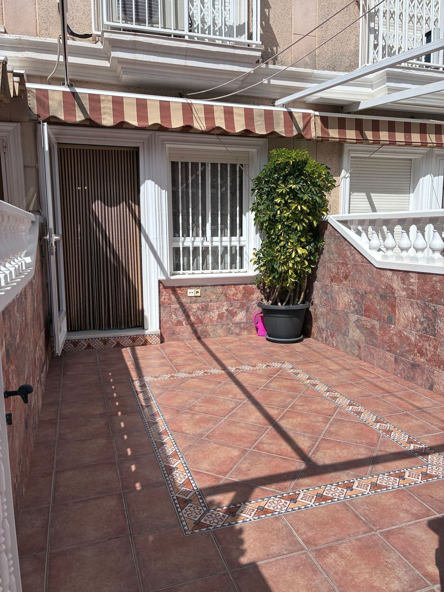 Chalet adosado en Calle Elda, 99 - Foto 2