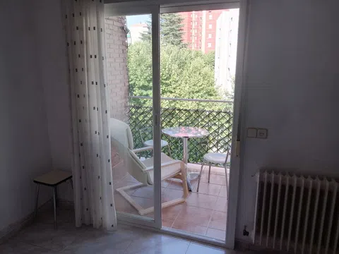 Piso en calle de Camarena, 230