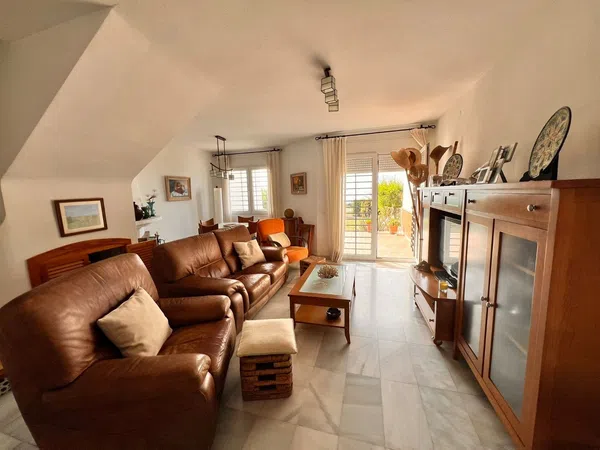 Chalet adosado en avenida de la Axarquía, 28 - Foto 2