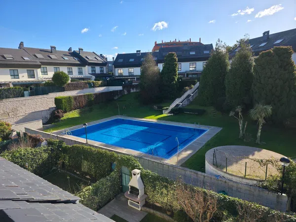 Chalet adosado en Urb. pazo grande Eirís - Foto 1