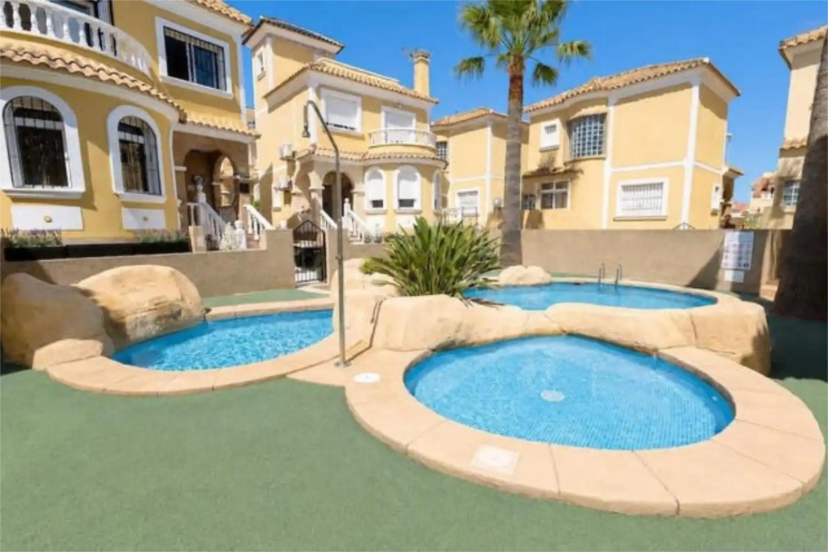Casa adosada en Villamartín, Orihuela Costa. - Foto 2
