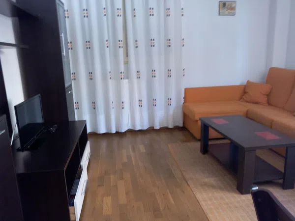 Piso en calle Jesús García Bernalt, 22