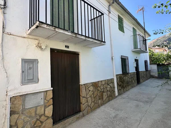 Chalet adosado en Calle Tejares Bajos, 30 - Foto 1