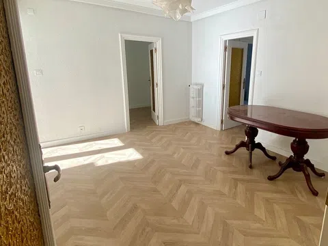 Piso en avenida de Alfonso XIII, 142