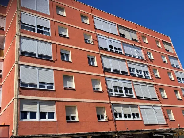 Piso en avenida de general Dávila 252, 252