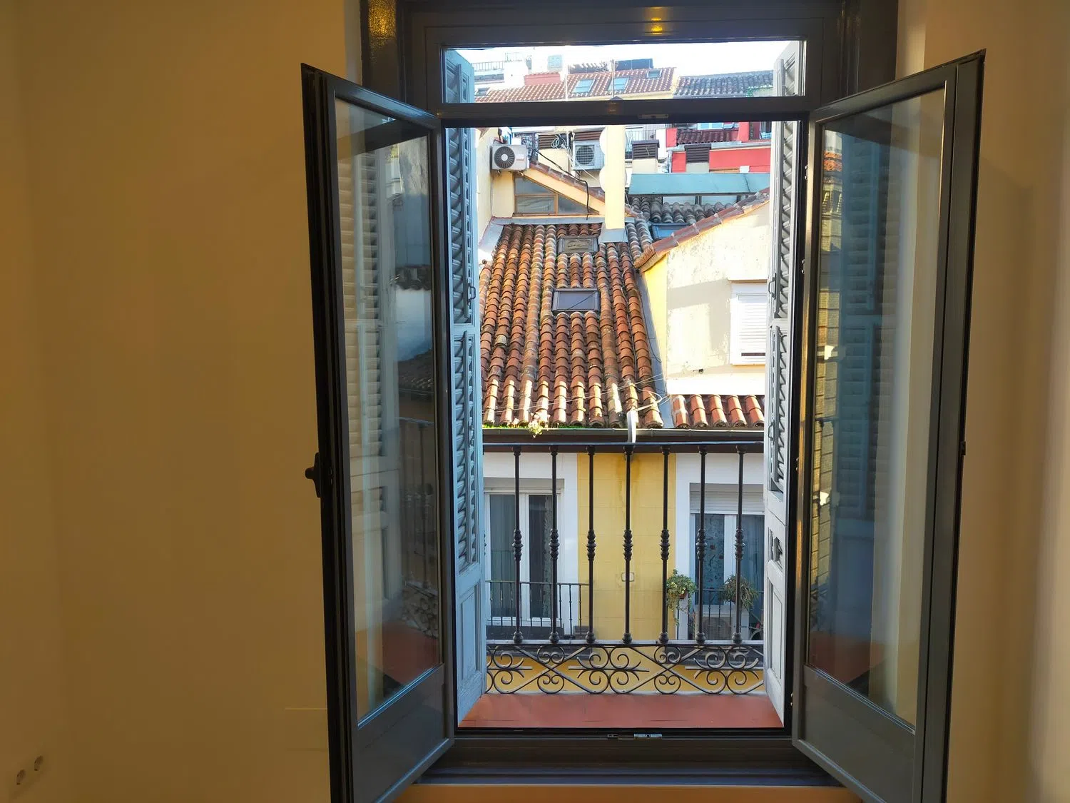 Piso en calle de la Cava Baja, 26 - Foto 2