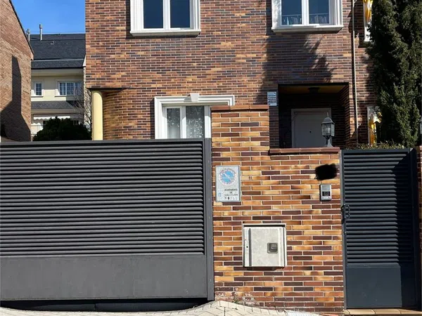 Chalet pareado en Barrio Somosaguas - Foto 1