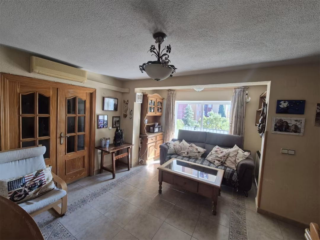 Piso en  Calle de Ascao 86