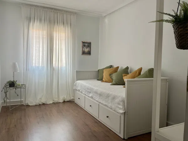 Piso en calle Aureliano San Román, 33