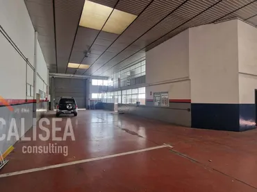 Nave Industrial en  Carrer de Miquel Crusafont i Pairó 14 - Foto 1