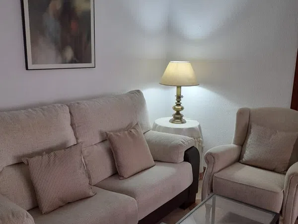 Piso en calle Alfambra, 2