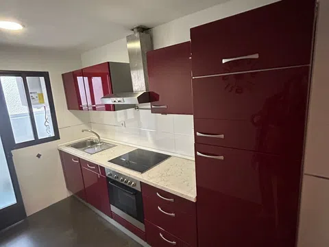 Piso en calle Albuñol, 1