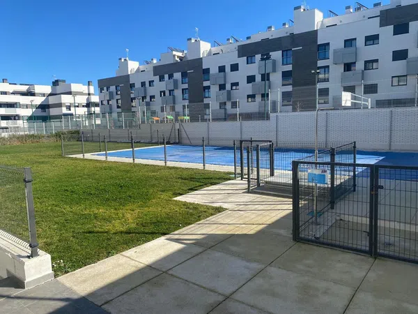 Piso en avenida reyes católicos, 82 m