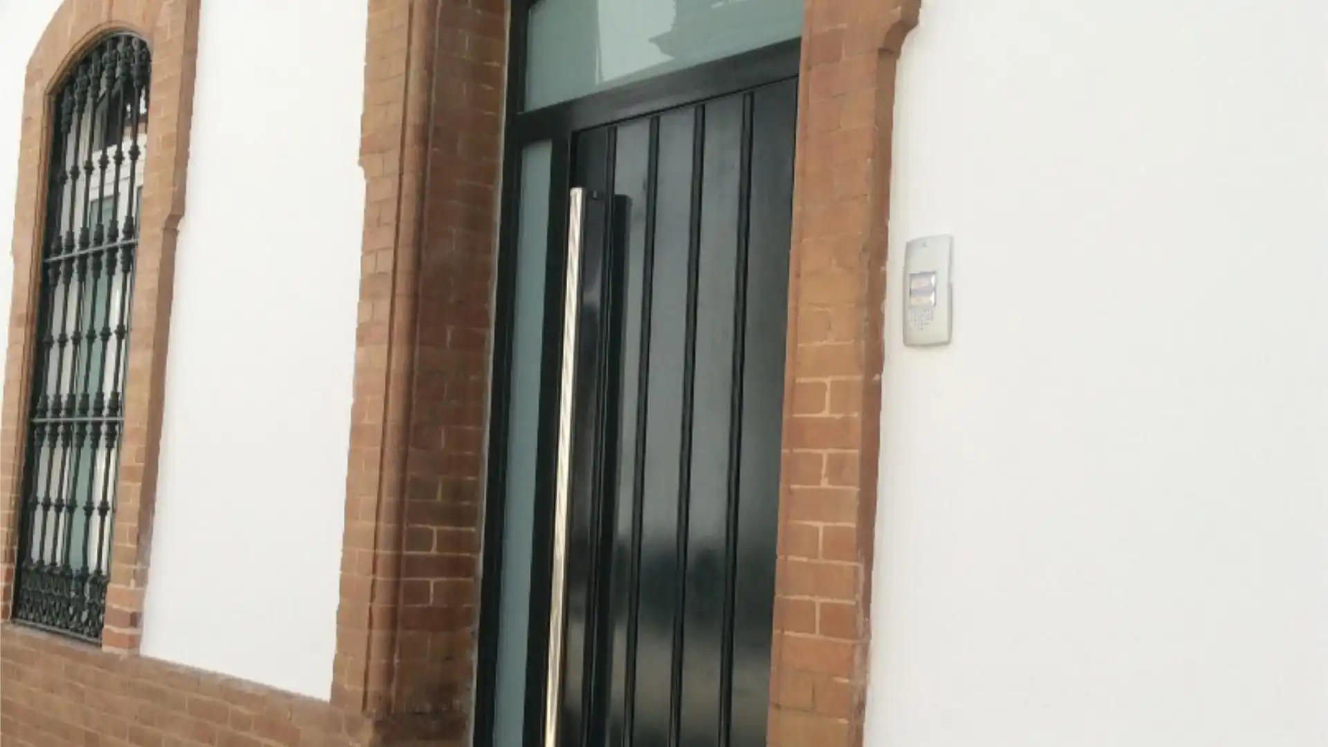 Planta baja en  Calle Clemencia Buiza 4 - Foto 1