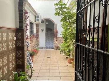 Casa adosada en  Calle Obispo Torres 6 - Foto 2