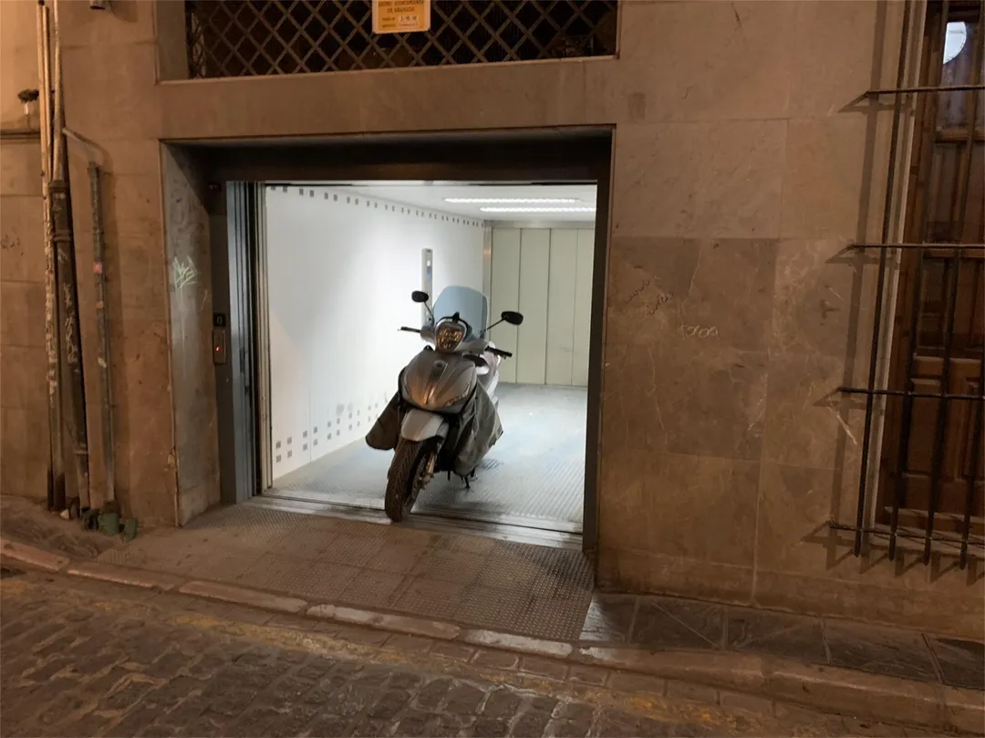 Garaje en  Calle Santiago 24B - Foto 1