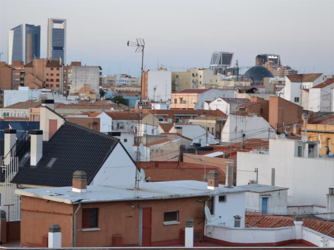 Piso en  Avenida de Pablo Iglesias 46 - Foto 2