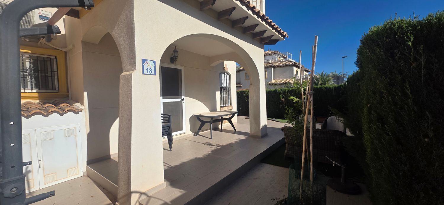 Chalet adosado en La Marina del Pinet, 1, La Marina, La Marina - Foto 2
