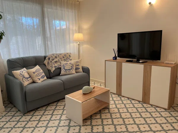 Estudio en Avenida de les Fonts, 7 - Foto 1