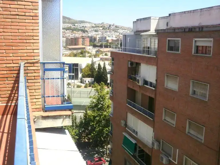 Piso en  Calle Profesor Tercedor Díaz 2 - Foto 10