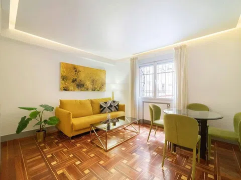 Piso en calle de Cervantes, 8