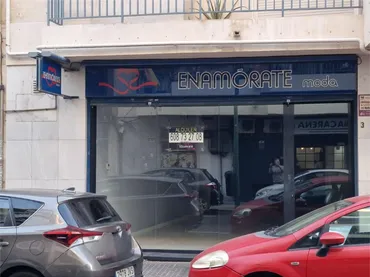Local comercial en  Calle de León XIII 3 - Foto 1