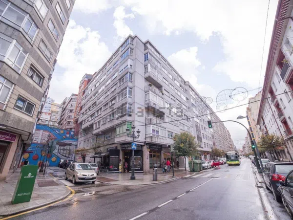 Piso en Calle do Conde de Torrecedeira, 23, Berbés - Peritos - Foto 1