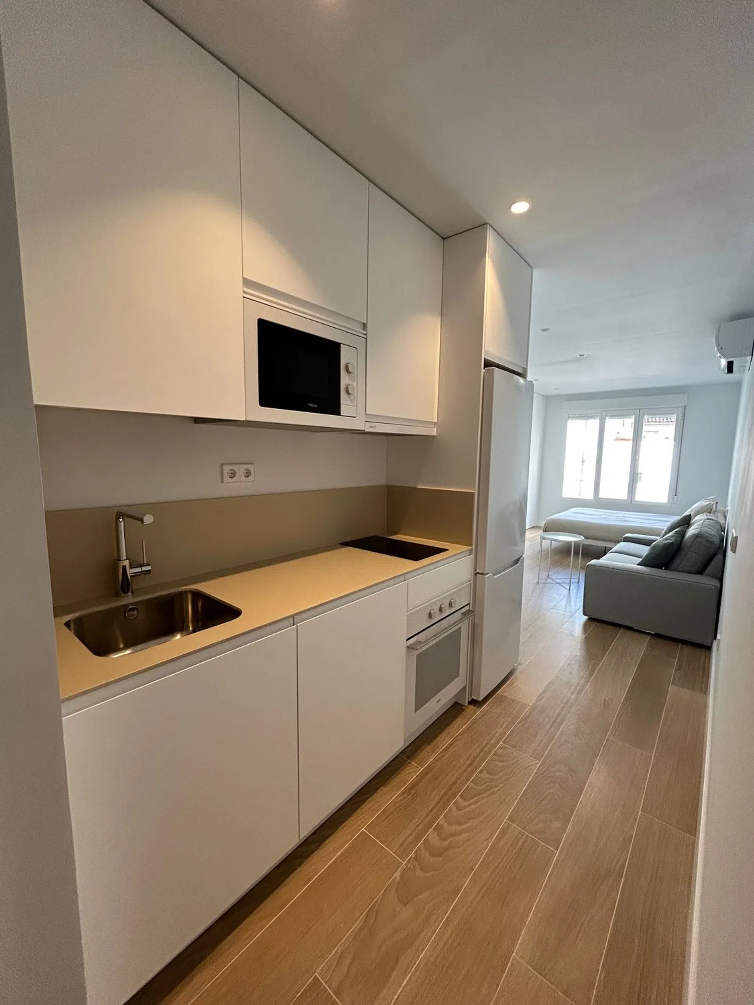 Estudio en calle de la Madera, 13 - Foto 4